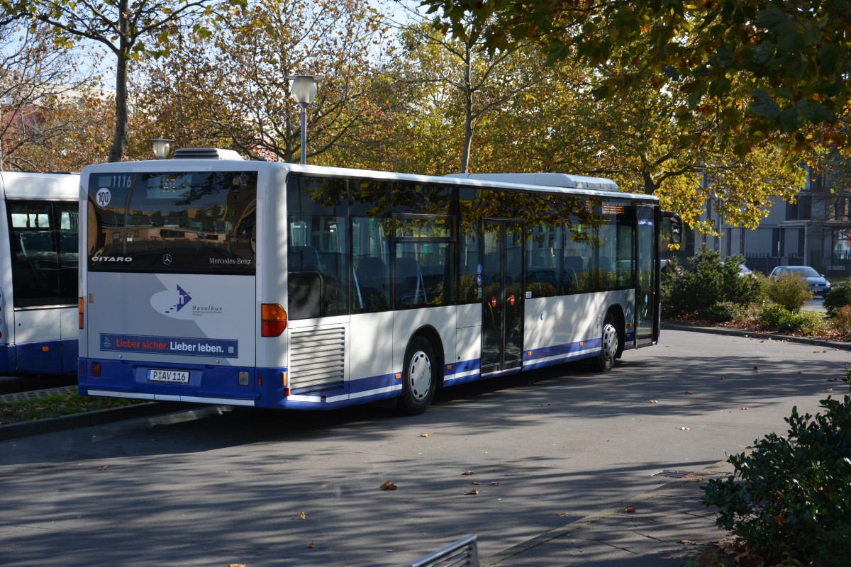 P-AV 116 steht am Hauptbahnhof in Potsdam am 27.10.2014. Aufgenommen wurde ein Mercedes Benz O530 Ü vom Betriebshof Potsdam.