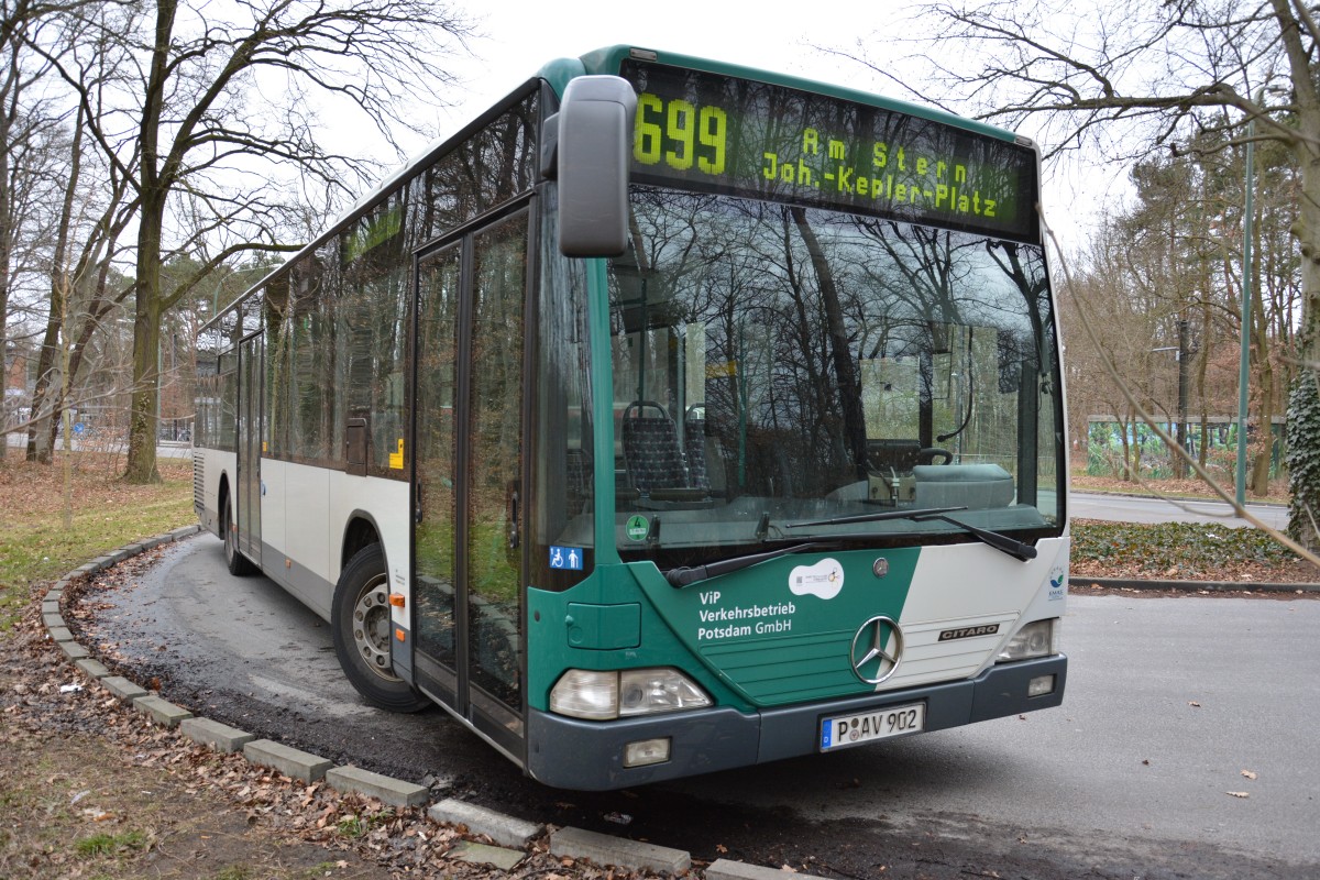 P-AV 902 (Mercedes Benz Citaro) steht am 02.03.2015 an der Endhaltestelle Potsdam, Bahnhof Rehbrücke. 