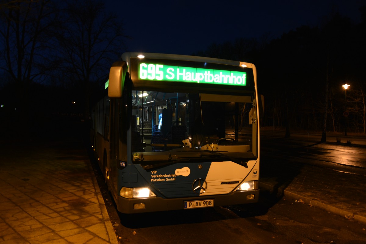 P-AV 908 (Mercedes Benz Citaro) steht am 01.03.2015 an der Endhaltestelle Potsdam, Bahnhof Pirschheide. 