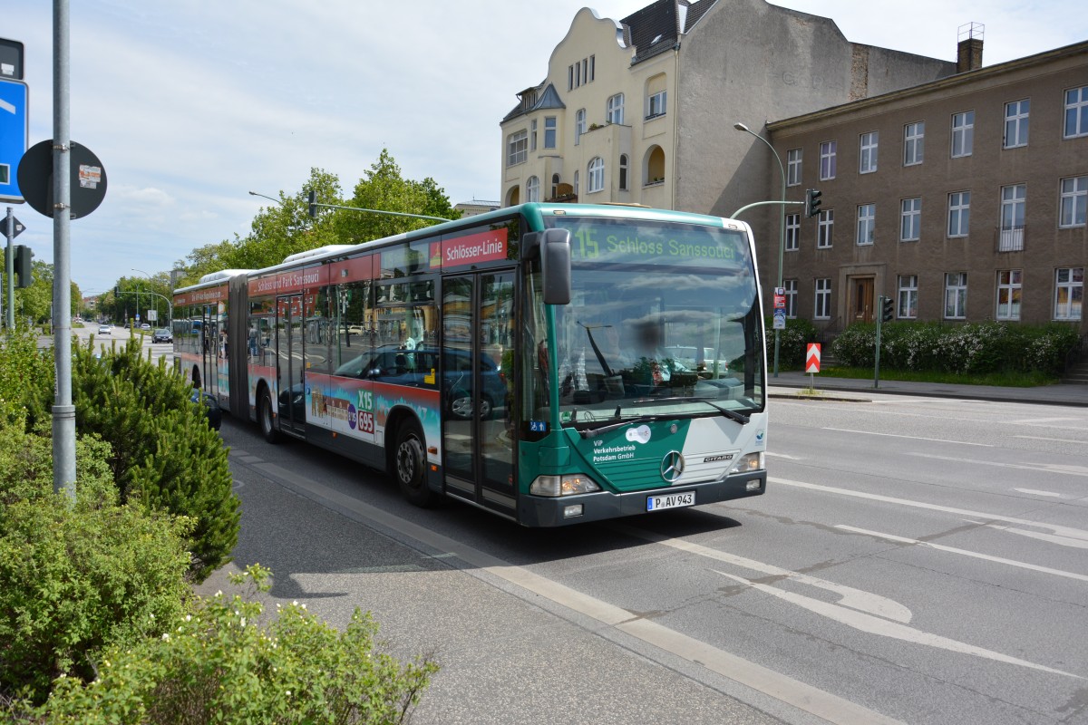 P-AV 943 auf der Linie X15 am Hauptbahnhof in Potsdam. Aufgenommen am 17.05.2014. 