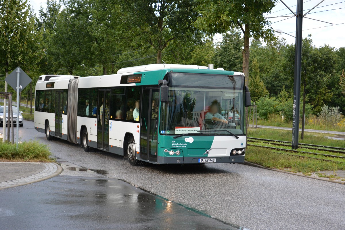 P-AV 948 fährt am 16.08.2014 auf Sonderfahrt für die Schlössernacht 2014. Aufgenommen am Volkspark.