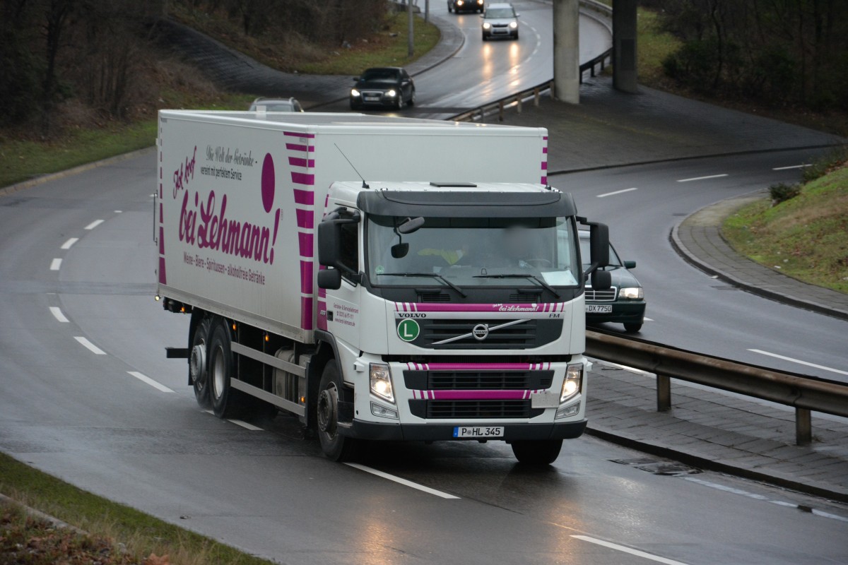 P-HL 345 (Volvo) unterwegs für die Firma  Ick koof bei Lehmann  am 10.01.2015 auf der A115 Richtung Hüttenweg.
