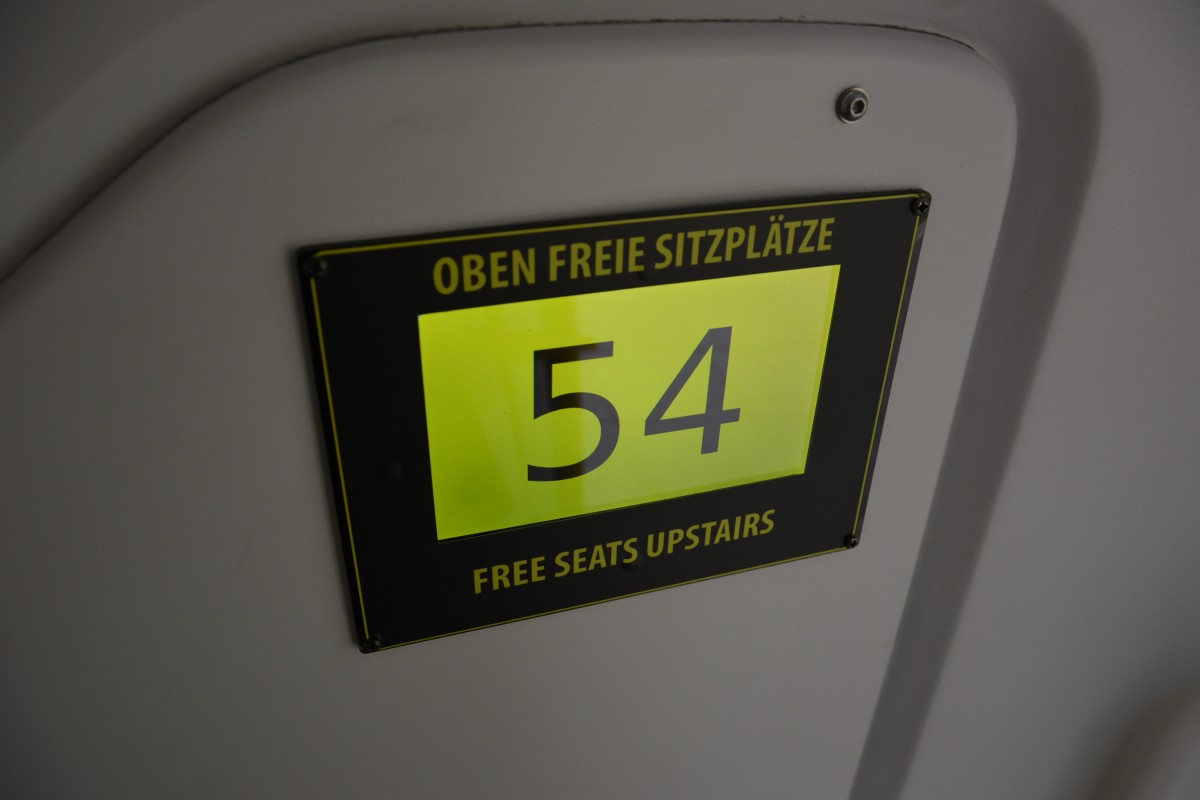 Platzanzeige für das Oberdeck im Scania Citywide LFDD. Aufgenommen am 05.05.2015.