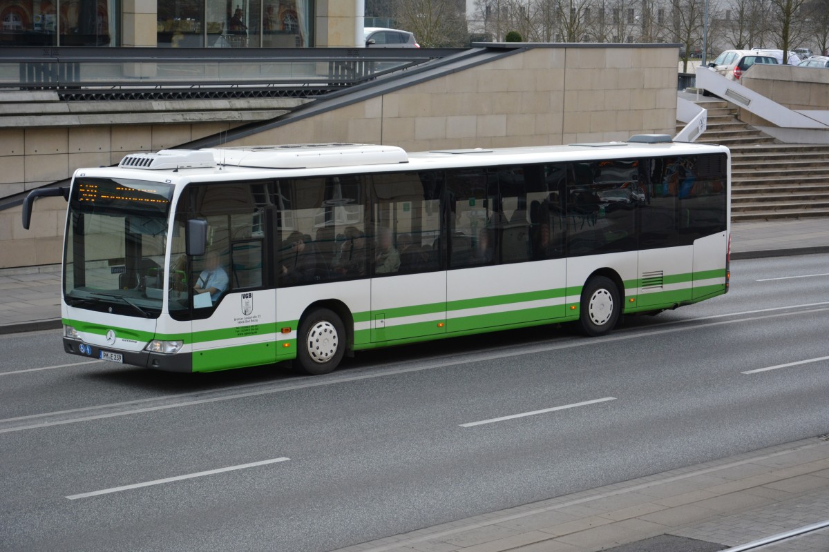 PM-E 239 (O530 2 Ü) auf der Linie 580 am Landtag in Potsdam. Aufgenommen am 02.03.2014.