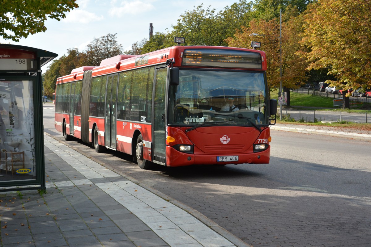 Scania OmniLink mit dem Kennzeichen RPR 406 aufgenommen am Brommaplan T-bana Stockholm 18.09.2014.
