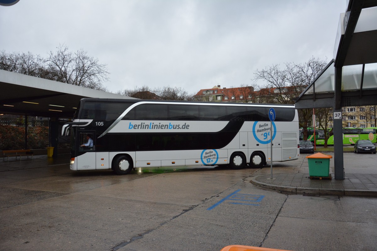 Setra S 431 DT (Berlin Linienbus) mit dem Kennzeichen KI-II 105 ist am 10.01.2015 unterwegs Richtung Hamburg. Aufgenommen am ZOB in Berlin.