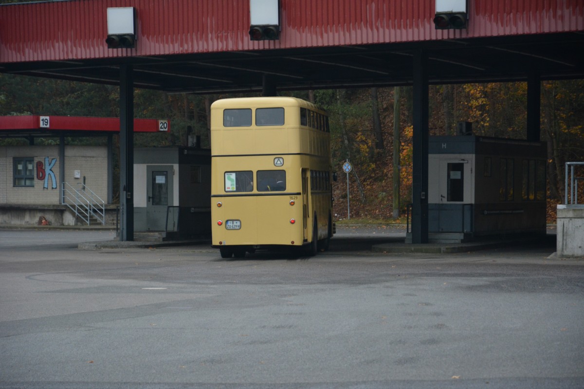 Sonderfahrt für den Büssing D2U (B-ZU 629H) am ehemaligen Grenzübergang Dreilinden am 09.11.2014.