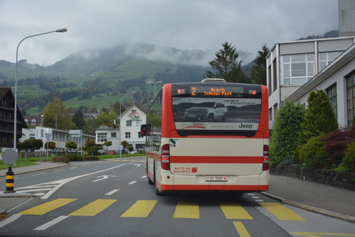 SZ-5007 (Mercedes Benz Citaro Facelift) fährt am 08.10.2015 auf der Linie 2. Aufgenommen in der Ortschaft Ibach / Schwyz.