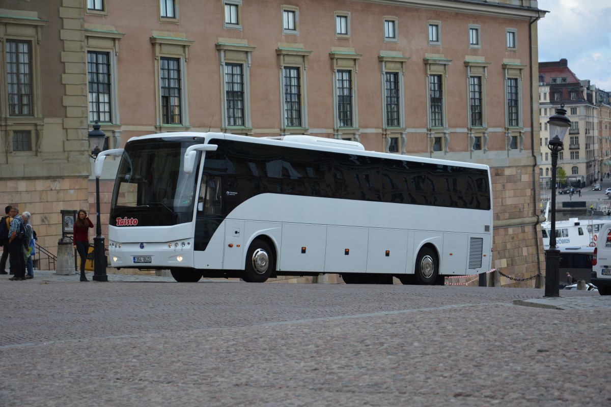 Temsa Safari HD mit dem Kennzeichen 354 BLD aus Estland. Aufgenommen am 16.09.2014 Slottskyrkan Stockholm.
