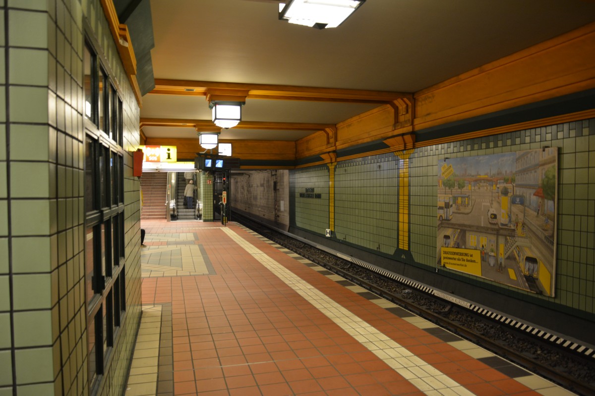 U-Bahnhof Berlin Wittenau / Wilhelmsruher Damm. Aufgenommen am 07.05.2015. 