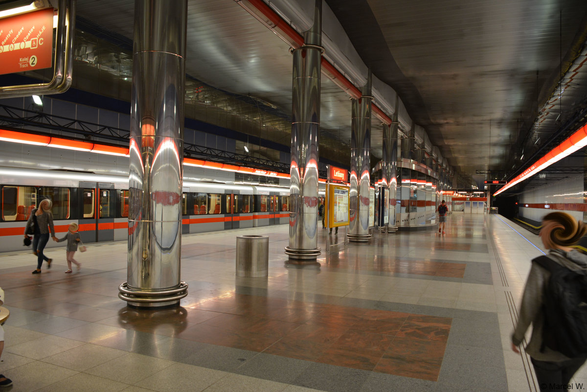 U-Bahnhof Prag Letňany. Aufgenommen am 25.08.2018.