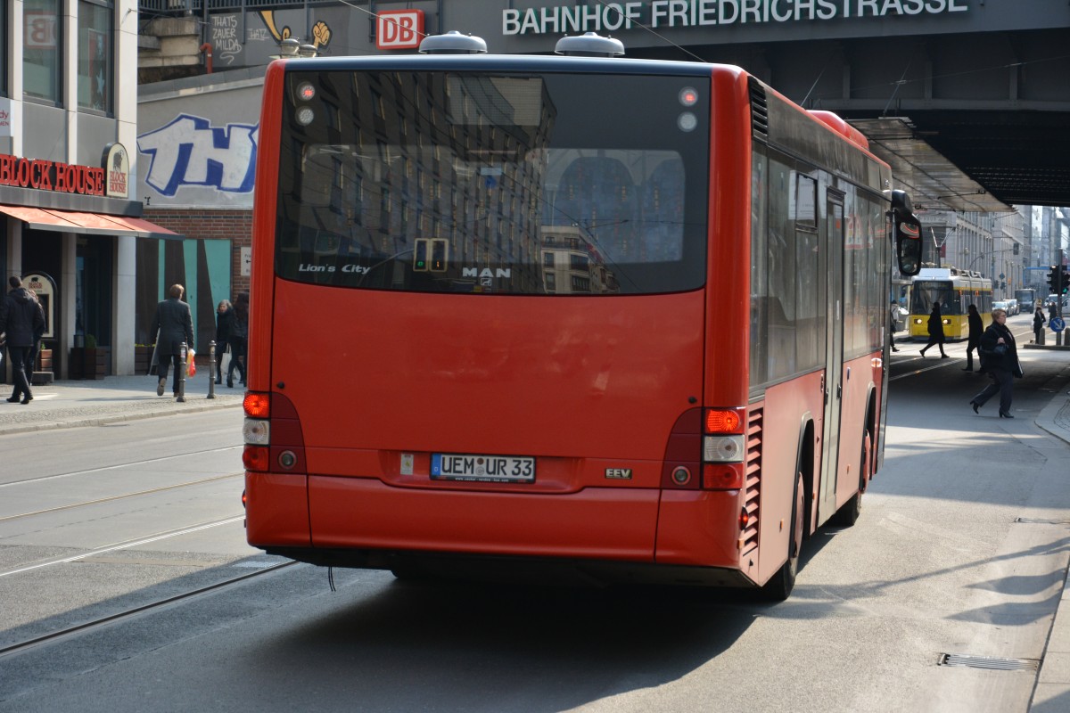 UEM-UR 33 (MAN Lion's City Ü Low Entry) fährt am 13.03.2015 für die S-Bahn Berlin SEV zwischen Berlin Friedrichstraße und Berlin Yorckstraße.
