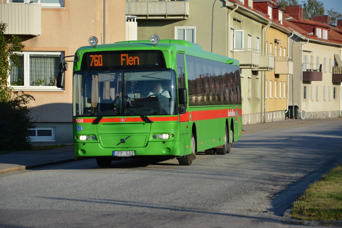 UFP 522 fährt am 07.09.2014 auf der Linie 760. Aufgenommen am Hauptbahnhof Nyköping.