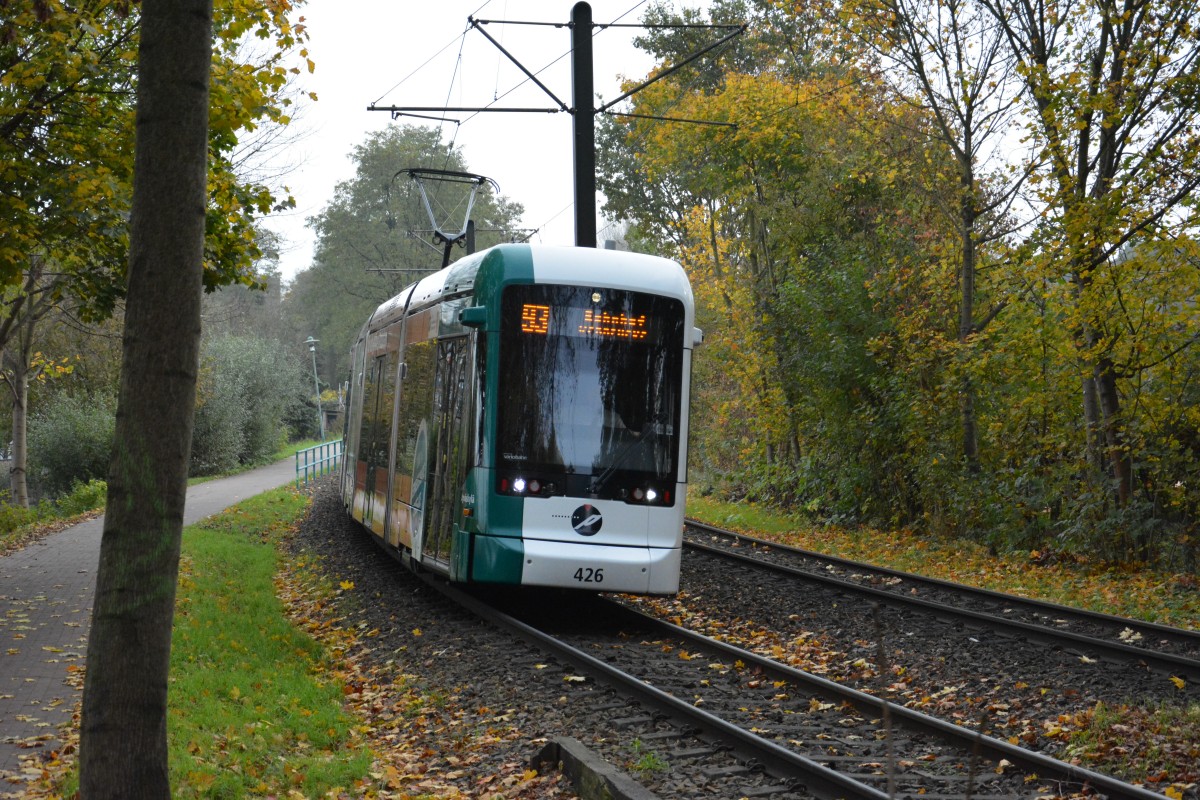 Vario Bahn 426  Jyvskyla  am 25.10.2014 auf der Linie 93 zum Bahnhof Rehbrcke.