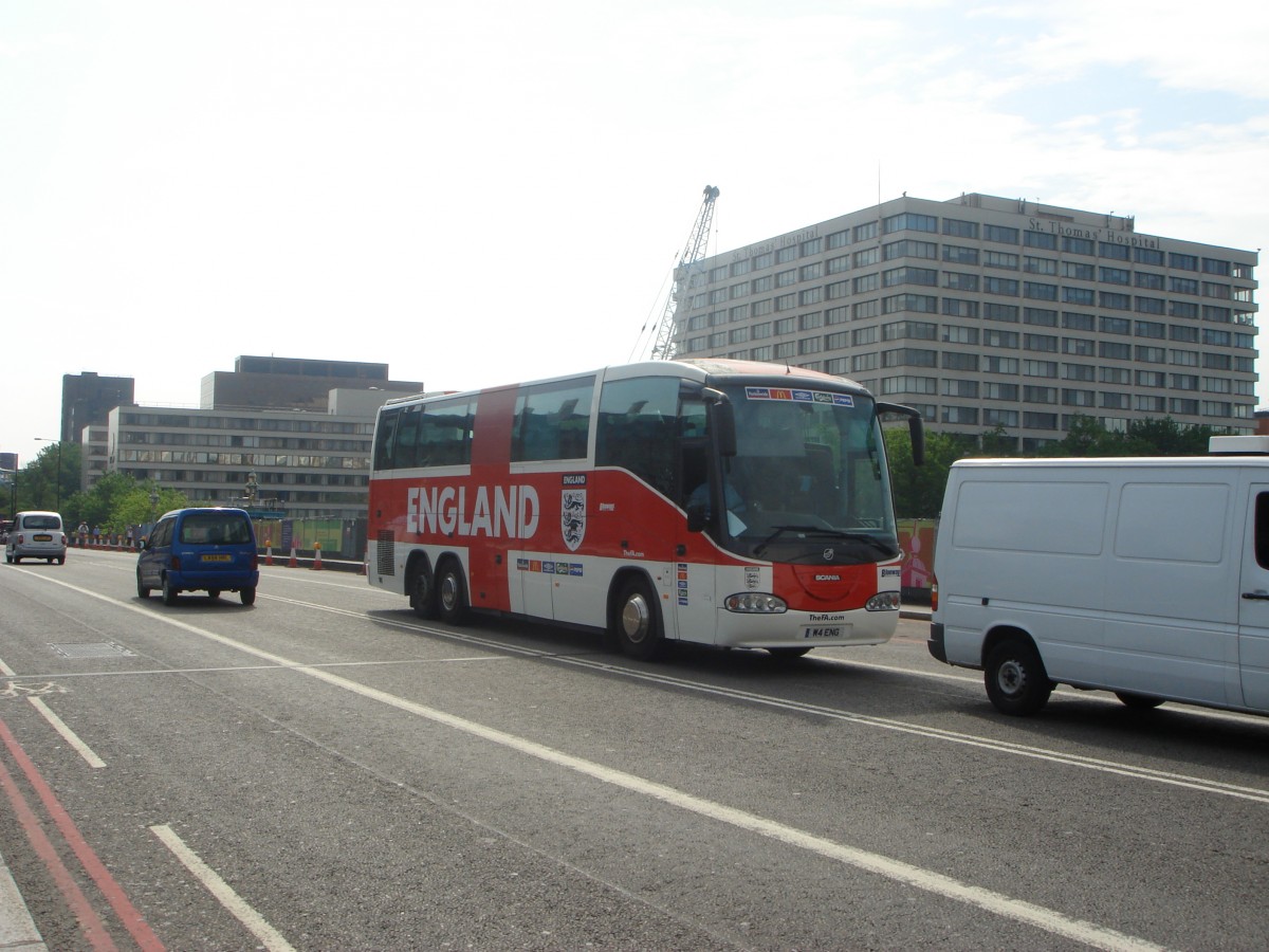 W4 ENG (Scania Irizar?) wurde am 20.07.2006 auf der Westminster Bridge Rd aufgenommen.
