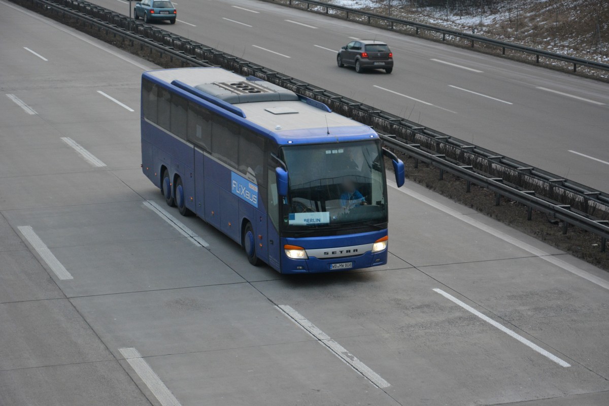 WB-MW 808 (Setra S 417) fährt am 06.02.2015 Richtung Berlin. Aufgenommen an der A 115 / Dreilinden. 