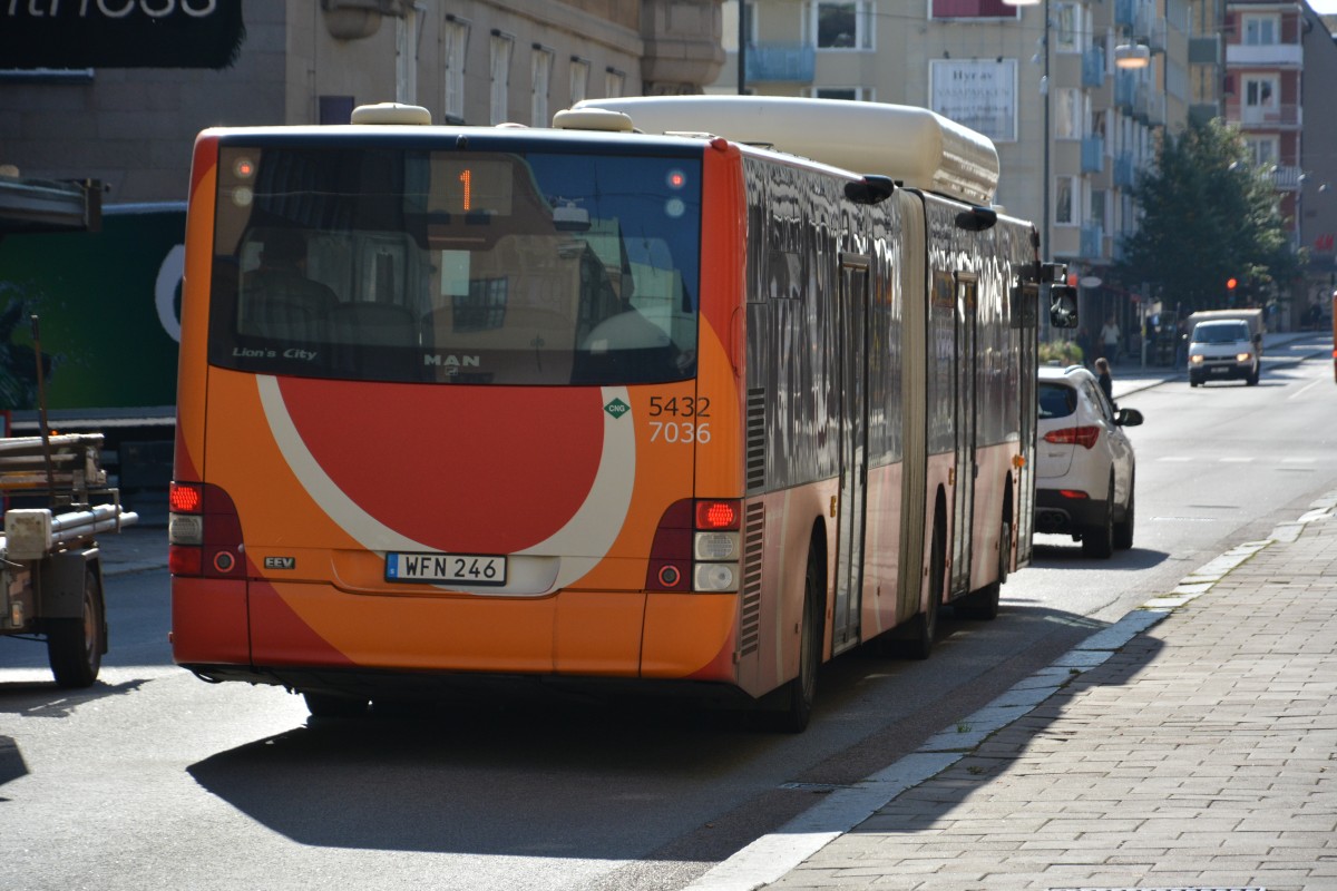 WFN 246 auf der Linie 1. Aufgenommen am 11.09.2014 Innenstadt Linköping.