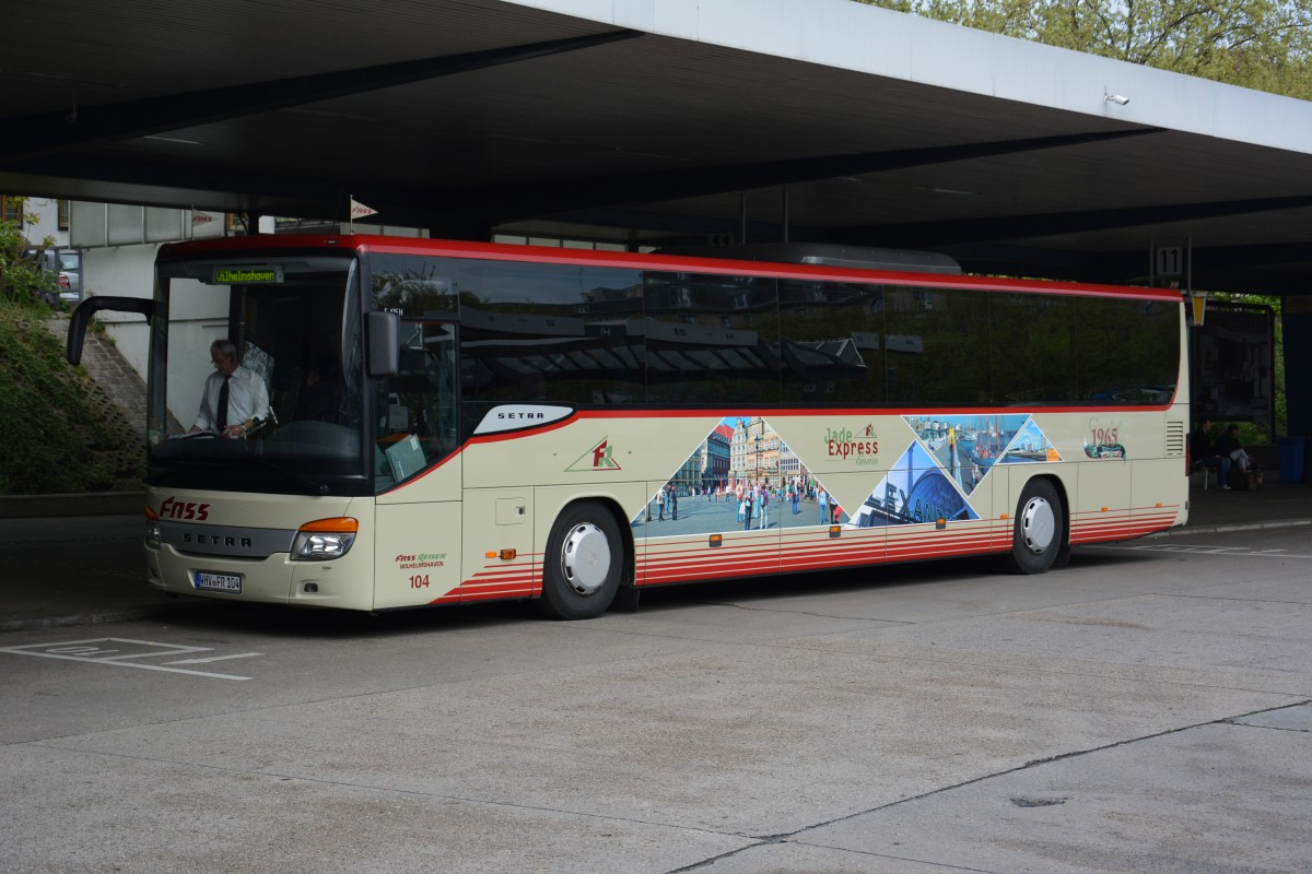 WHV-FR 104 fährt am 05.05.2015 nach Wilhelmshaven. Aufgenommen wurde ein Setra S 416 H / Zentraler Omnibusbahnhof Berlin. 