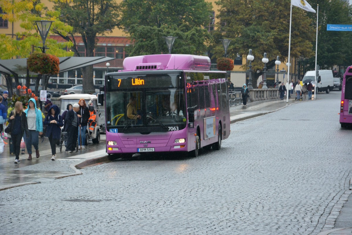 XPM 594 steht am 08.09.2014 am Stadtschloss Örebro.