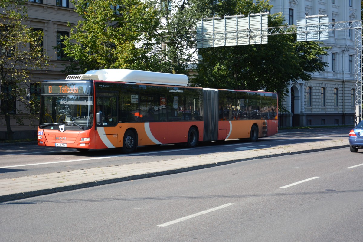 XTU 754 fhrt am 11.09.2014 auf der Linie 13 nach Tallboda. Aufgenommen Stadt Linkping.