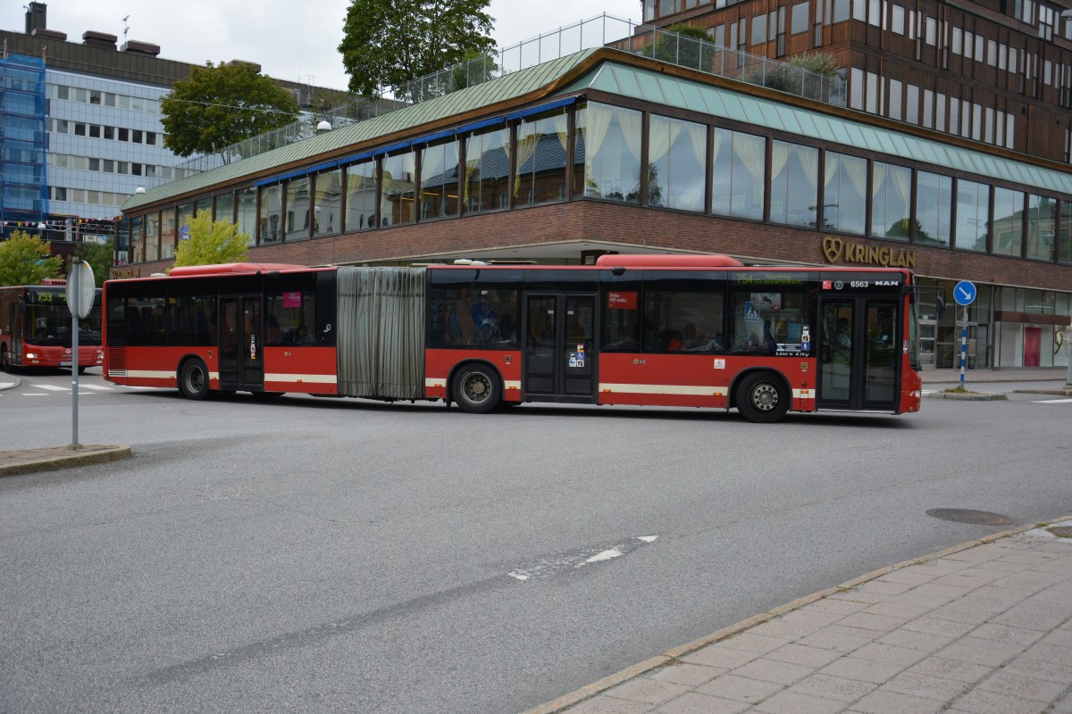 XWB 037 am 13.09.2014 in Södertälje.