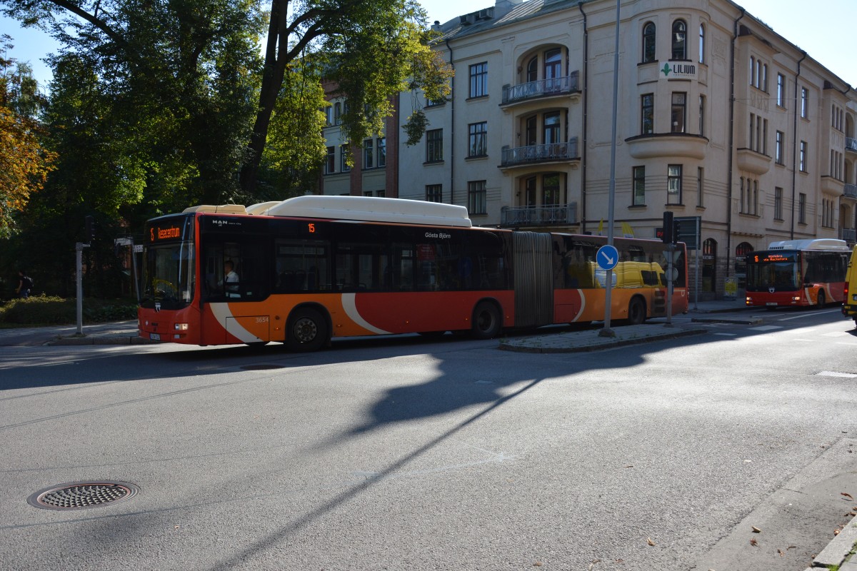 XZW 922 auf der Linie 15 zum Busbahnhof. Aufgenommen am 11.09.2014 in Linköping.