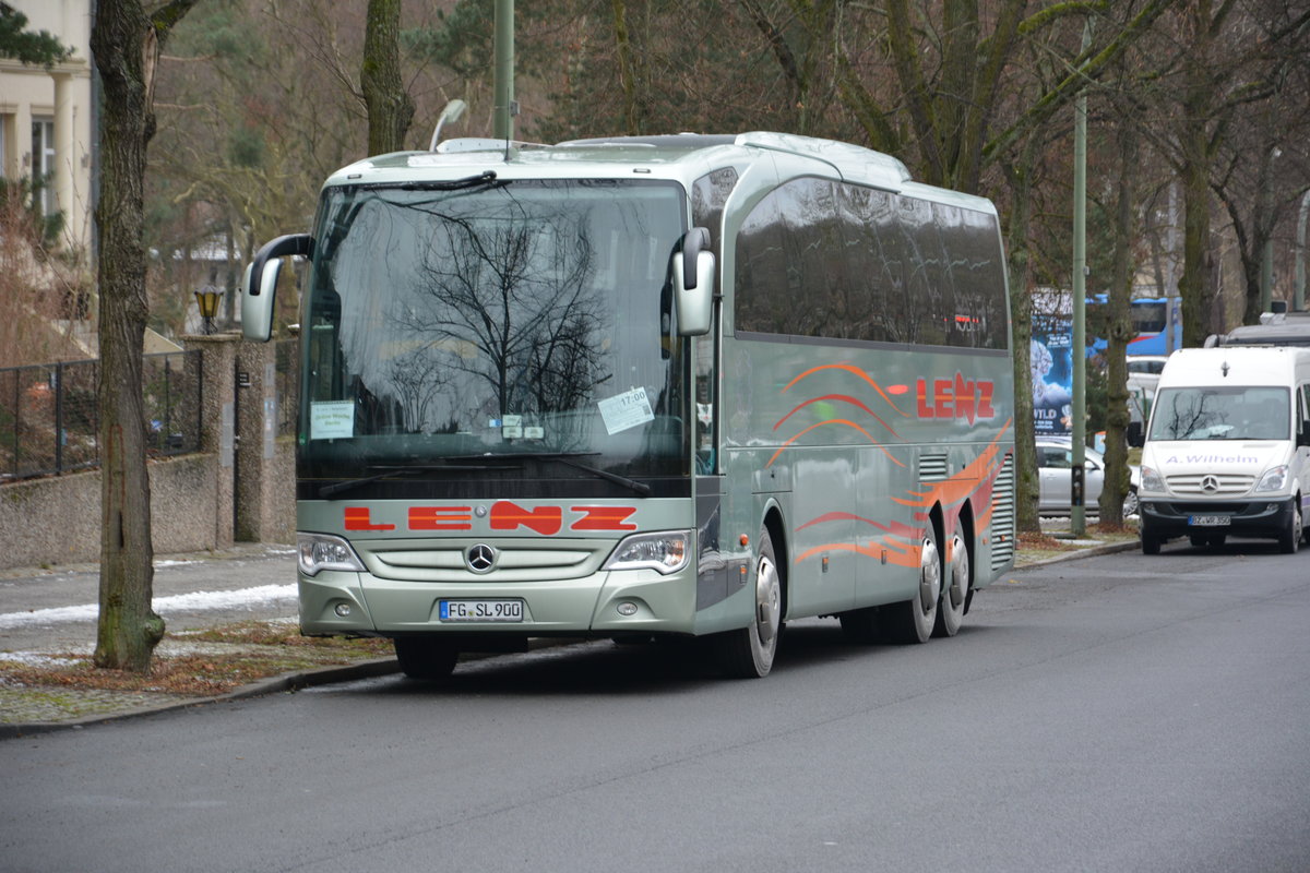 Zur  Grünen Woche 2016  ist FG-SL 900 zu Besuch in Berlin. Aufgenommen wurde ein Mercedes Benz Travego (Omnibusbetrieb Lenz).
