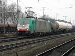 E 186 223 (2831) mit einem G�terzug in K�ln West am 22.1.11