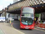 Dieser Bus (LF52 UPA / Volvo) wurde am 20.07.2006 in London an dem Bahnhof Waterloo aufgenommen.
