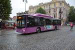 oerebro-laen-oerebro-stadsbuss-laenstrafiken/369693/xrk-481-ist-unterwegs-im-stadtkern XRK 481 ist unterwegs im Stadtkern von Örebro am 08.09.2014.