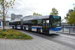 DRT 118 befindet sich am 17.09.2014 auf der Stadtlinie 2 am Busbahnhof Vsters. Aufgenommen wurde ein Solaris Urbino 18 CNG.