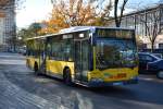 B-V 1468 ist am 08.11.2014 unterwegs auf der Linie 249 zur Hertzallee. Aufgenommen wurde ein Mercedes Benz O530, Berlin Zoologischer Garten.
