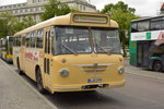  50 Jahre Busse auf der Kantstraße , so hieß es zur Traditionsfahrt 2016. Auch mit dabei B-DV 237H , Büssing E2U 62S. Aufgenommen an der Hertzalle / Berlin Zoologischer Garten.
