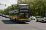  50 Jahre Busse auf der Kantstraße , so hieß es zur Traditionsfahrt 2016. Auch mit dabei B-W 3045, MAN DN 95 (ND202). Aufgenommen an der Haltestelle, Flatowallee/Olympiastadion.
