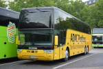 deutsche-post-mobility-adacpostbus/358696/hh-lq-611-steht-am-08072014-auf HH-LQ 611 steht am 08.07.2014 auf dem Parkplatz ZOB in Berlin.