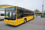 DD-VS 1601 (930 601-2) fährt am 06.04.2014 auf der Sonderlinie 100 in Dresden Gruna. Aufgenommen wurde ein MAN Lion's City G.