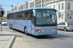 ac-busreisen-potsdam-andreas-nickol/355060/p-ac-170-bei-der-durchfahrt-in P-AC 170 bei der Durchfahrt in Potsdam am Lustgarten. Aufgenommen am 05.07.2014. (319 UL)