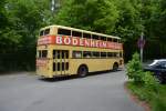 Heute (17.05.2015) vor 50 Jahren wurde dieser Büssing D2U (B-ZU 629H) das erste mal zugelassen. Aufgrund dessen fährt dieser Bus auf der Linie 218. Aufgenommen an der Pfaueninselchaussee Berlin.
