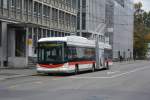 oberleitungsbus-o-bus/482613/dieser-hess-o-bus-mit-der-nummer Dieser Hess O-Bus mit der Nummer '176' fährt am 14.10.2015 auf der Linie 4. Aufgenommen in der Innenstadt von St. Gallen.
