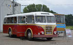 Zur Feier  120 Jahre Straßenbahn in Brandenburg an der Havel  steht dieser IFA H6B zur Rundfahrt bereit.