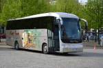 Aus Italien kommt dieser Irisbus Domino (EJ 084EY) und steht am 03.05.2015 auf dem Bassinplatz in Potsdam.