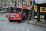 lions-city-gelenkbus/496157/am-04122015-faehrt-mz-sw-775-auf Am 04.12.2015 fährt MZ-SW 775 auf der Linie 64 durch die Innenstadt von Mainz. Aufgenommen wurde ein MAN Lion's City G. 