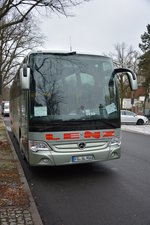 o-580-travego/498064/zur-gruenen-woche-2016-ist-fg-sl Zur 'Grünen Woche 2016' ist FG-SL 900 zu Besuch in Berlin. Aufgenommen wurde ein Mercedes Benz Travego (Omnibusbetrieb Lenz).
