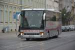 Dieser Setra Reisebus kommt aus Polen und hat das Kennzeichen PWR-WY75 und fhrt Richtung Potsdam, Platz der Einheit. Aufgenommen am 25.10.2014.