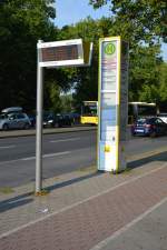 Bushaltestelle Berlin Alt Pichelsdorf. Aufgenommen am 04.09.2015.