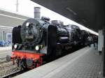 38 2267 (P8) steht in Bochum Hbf steht bereit f�r die Fahrt nach Bochum Dahlhausen am 16.4.2011 