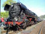 Br.44 2546-8 vor einem Sonderzug in Linz am Rhein.
