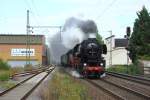 Die Betzdorfer 52 8134-0 mit einem Sonderzug nach Koblenz-L�tzel bei der durchfahrt in Rheinbrohl am 29.9.2012
