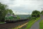 BEG D9  220 053  mit ihrem Alu-Zug in Erpel am 18.5.2012