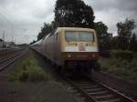 120 159-9 Goldi f�hrt durch den Bahnhof Roisdorf am 19.6.10